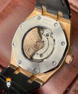 ساعت مردانه اودمار پیگه اتوماتیک رزگلد بند چرم صفحه مشکی AUDEMARS PIGUET ROYAL 4479