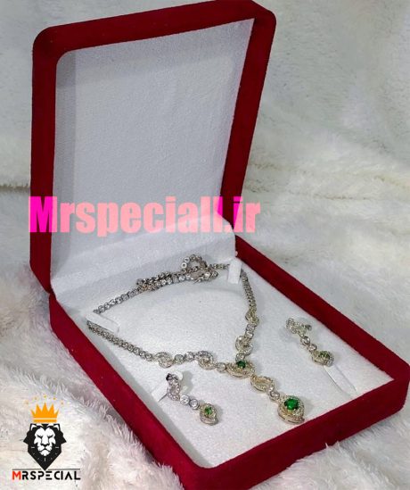 جعبه سرویس گردنبند و گوشواره چوبی قرمز داخل کرم 0046 SERVICE BOX