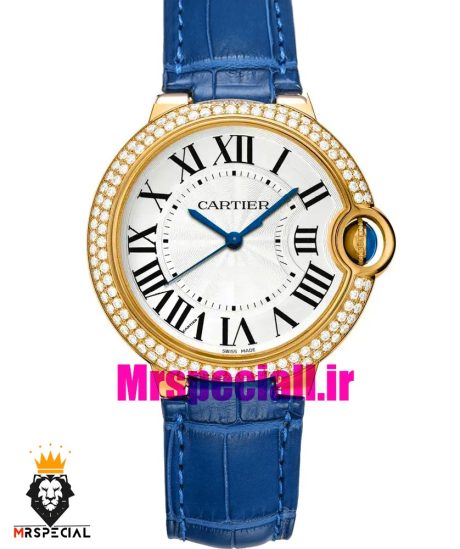 ساعت زنانه کارتیه مدل بالن بلو بند چرم ابی قاب رزگلد نگین دار صفحه سفید cartier ballon bleu 020968