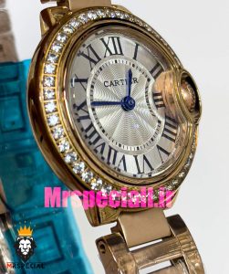 ساعت زنانه کارتیه مدل بالن بلو بند استیل رزگلد صفحه سفید قاب نگین cartier ballon bleu 020909 