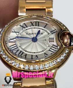 ساعت زنانه کارتیه مدل بالن بلو بند استیل رزگلد صفحه سفید قاب نگین cartier ballon bleu 020909 