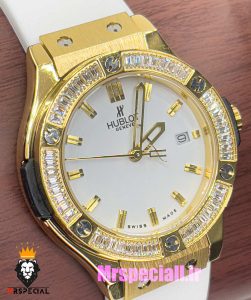 ساعت هابلوت زنانه کوارتز طلایی نگین باگت بند رابر سفید صفحه سفید HUBLOT BIG BANG 020992 