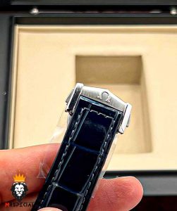 ساعت مچی مردانه امگا کانسلیشن اتوماتیک بند چرم صفحه مشکی OMEGA CONSTELLATION 00923